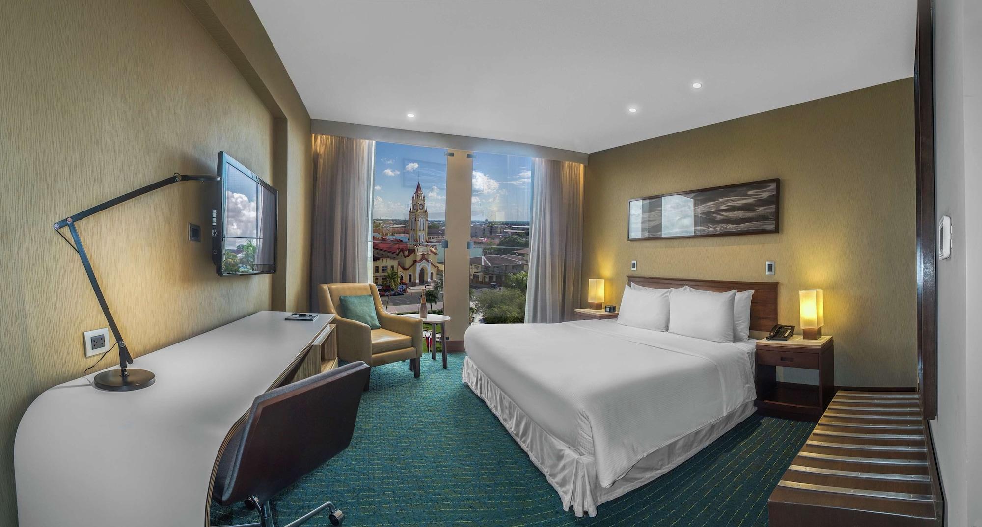Doubletree By Hilton Iquitos Hotel Bagian luar foto