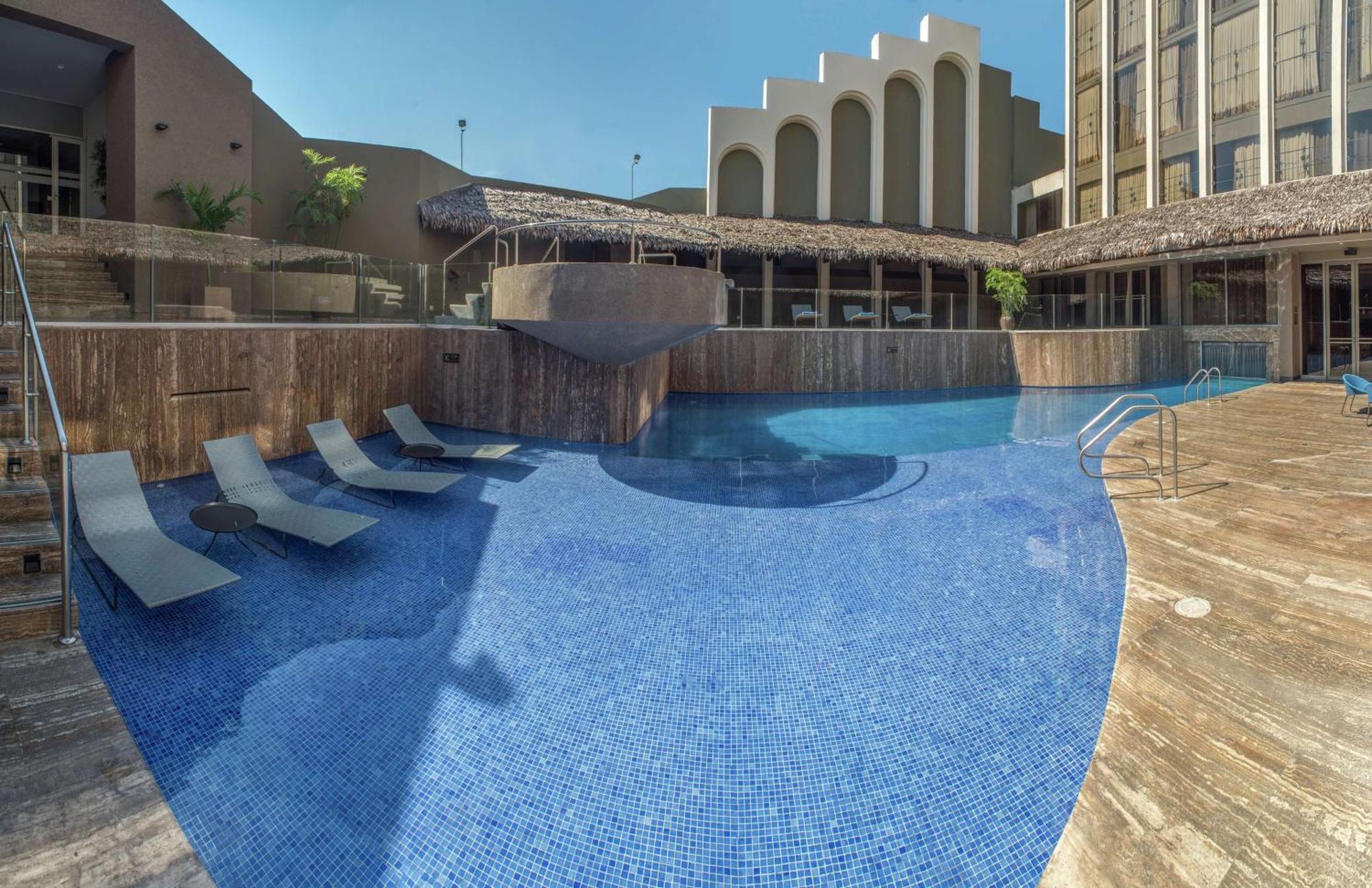 Doubletree By Hilton Iquitos Hotel Bagian luar foto