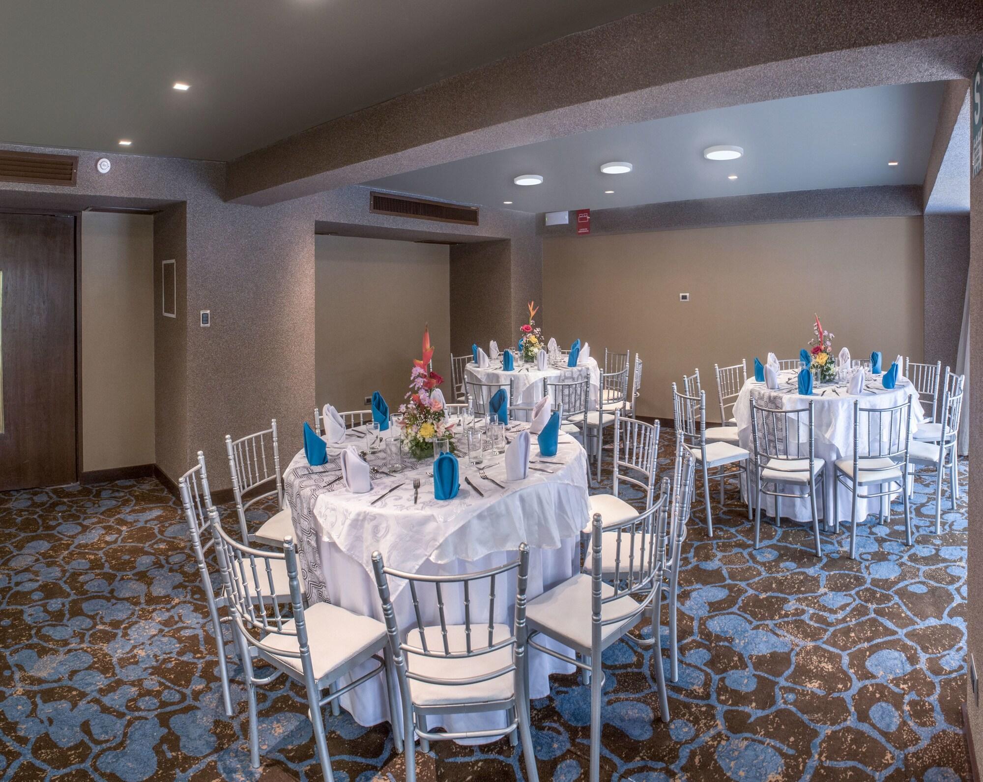 Doubletree By Hilton Iquitos Hotel Bagian luar foto